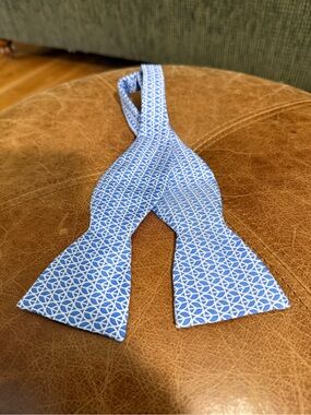 Peace Signs Silk Self-Tie Bow Tie for Men